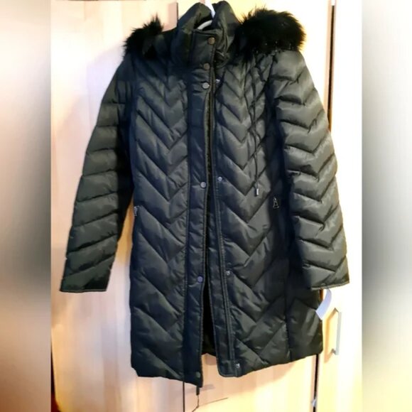 Andrew Marc Matte Down & Feather Quilted Hooded Puffer Coat - Picture 2 of 9